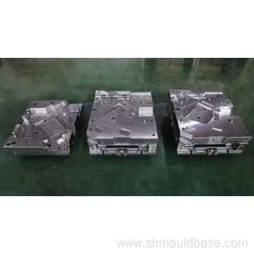 Small and medium-sized plastic mold base